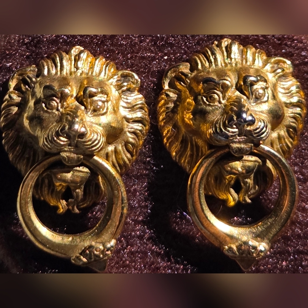 Metropolitan Museum Of Art 1982 Gold Lion's Head Door Knocker  Earrings